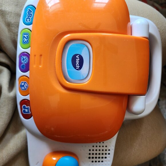 Vtech tote and go laptop toy - Picture 2 of 3
